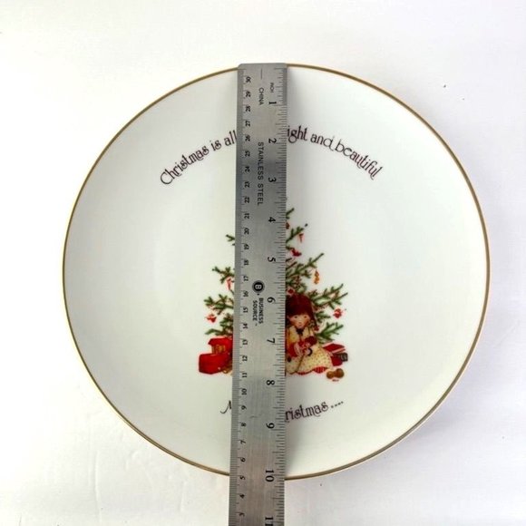 Holly Hobbie Commemorative Edition Porcelain Christmas 10 Inch Plate - Picture 3 of 4